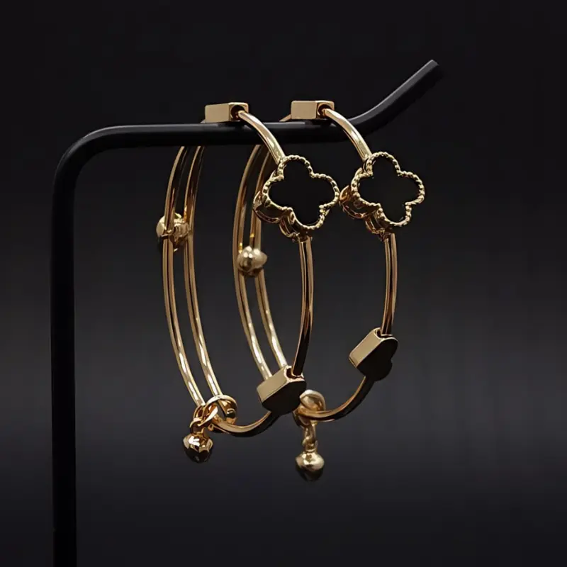 2 (2) Four Leaf Clover Bracelet – Stylish Lucky Charm Bracelet for Daily Wear - Image 1